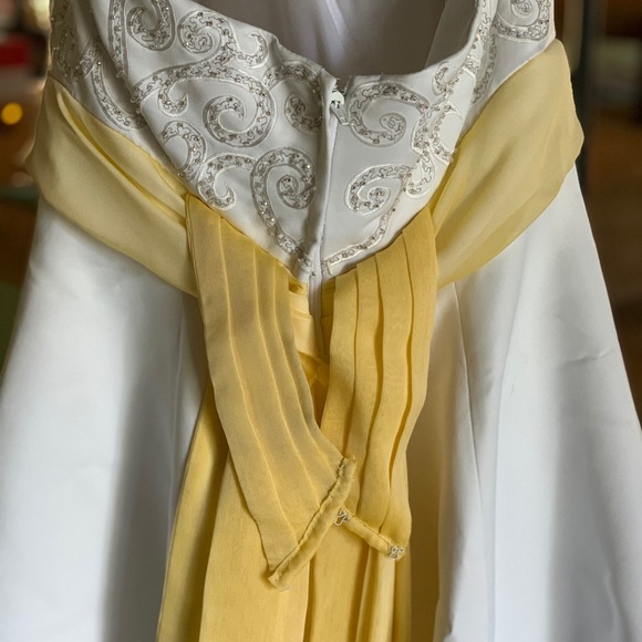 Jasmine Couture Wedding Dress - Picture 3 of 4